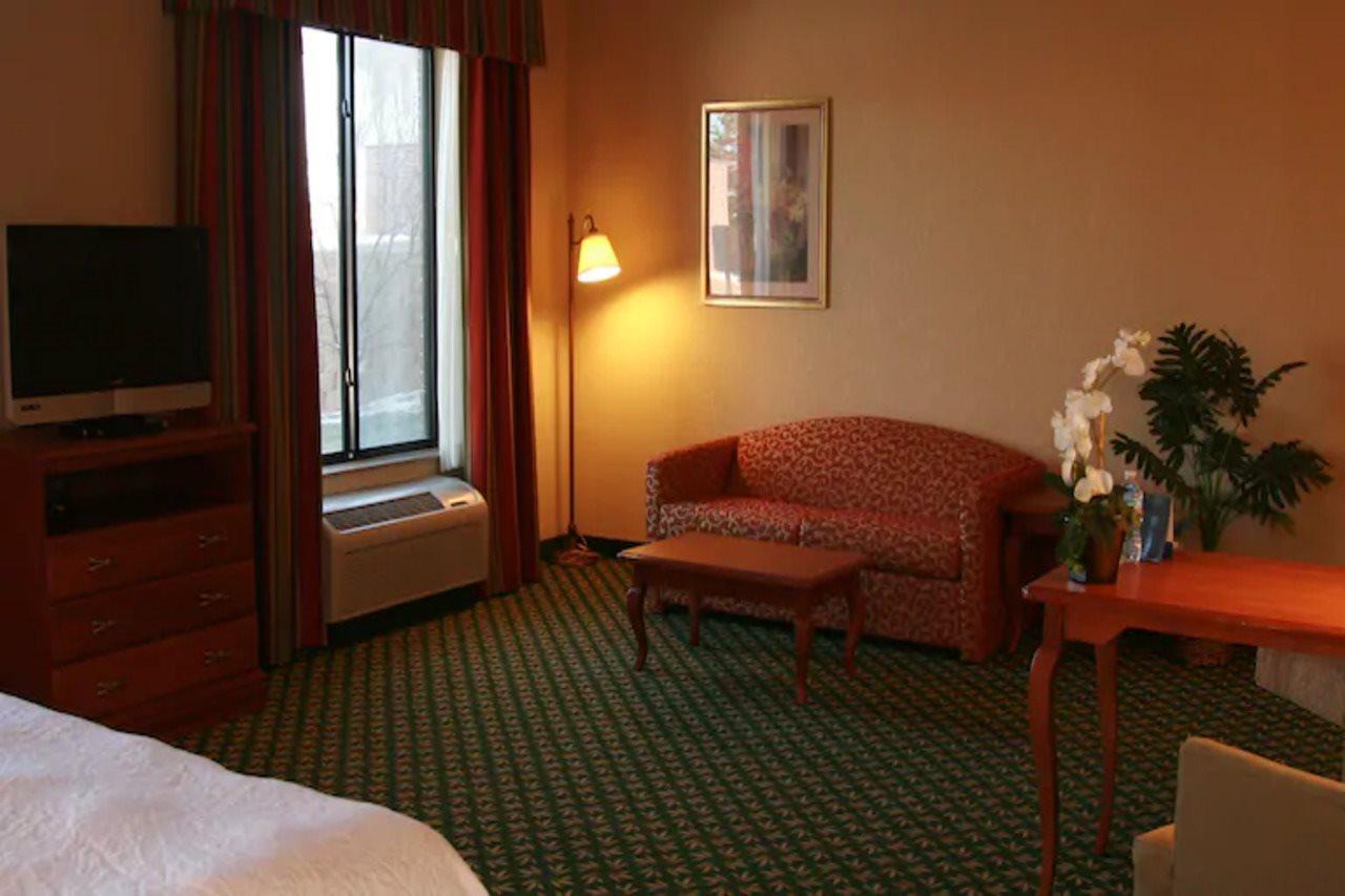Newly Renovated Hampton Inn Omaha West Lakeside Esterno foto