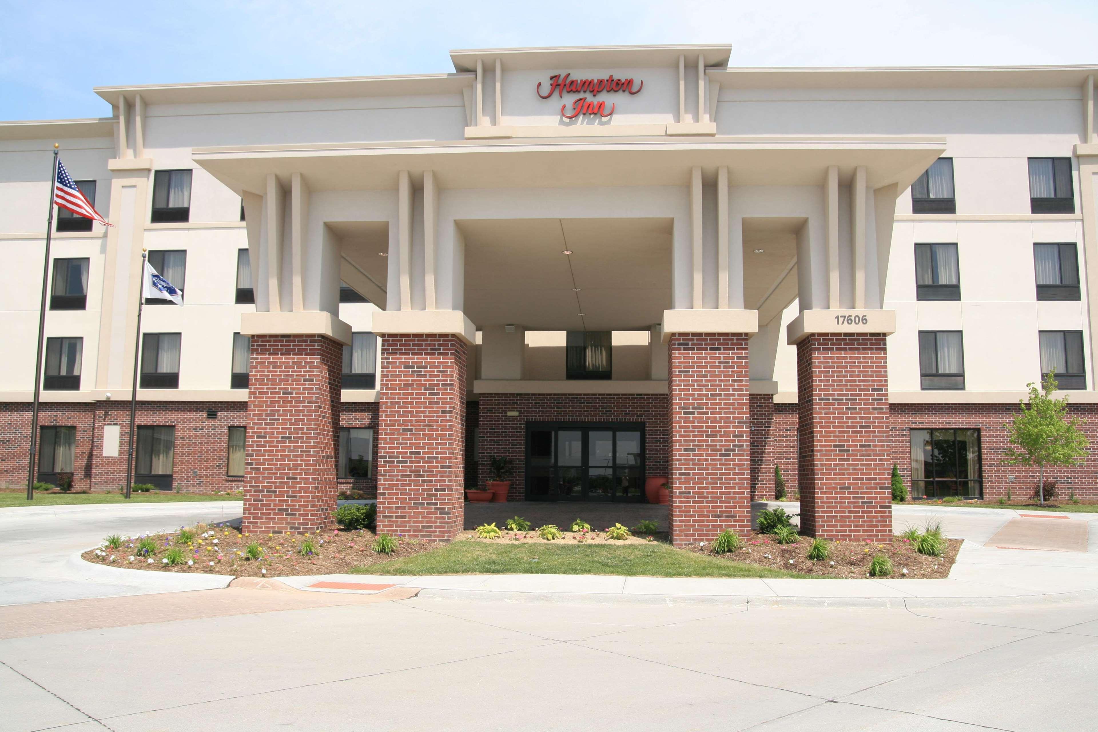 Newly Renovated Hampton Inn Omaha West Lakeside Esterno foto