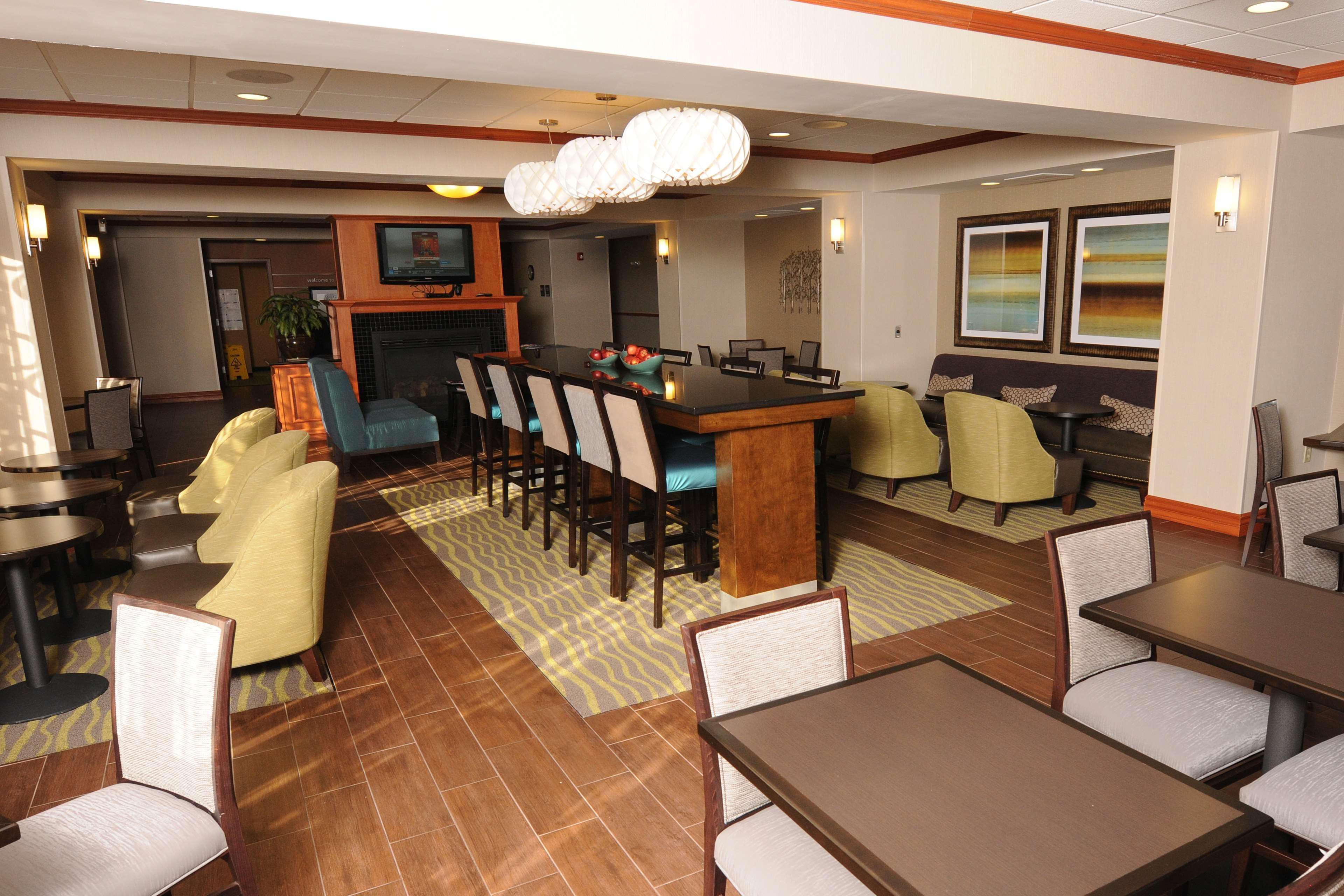 Newly Renovated Hampton Inn Omaha West Lakeside Esterno foto