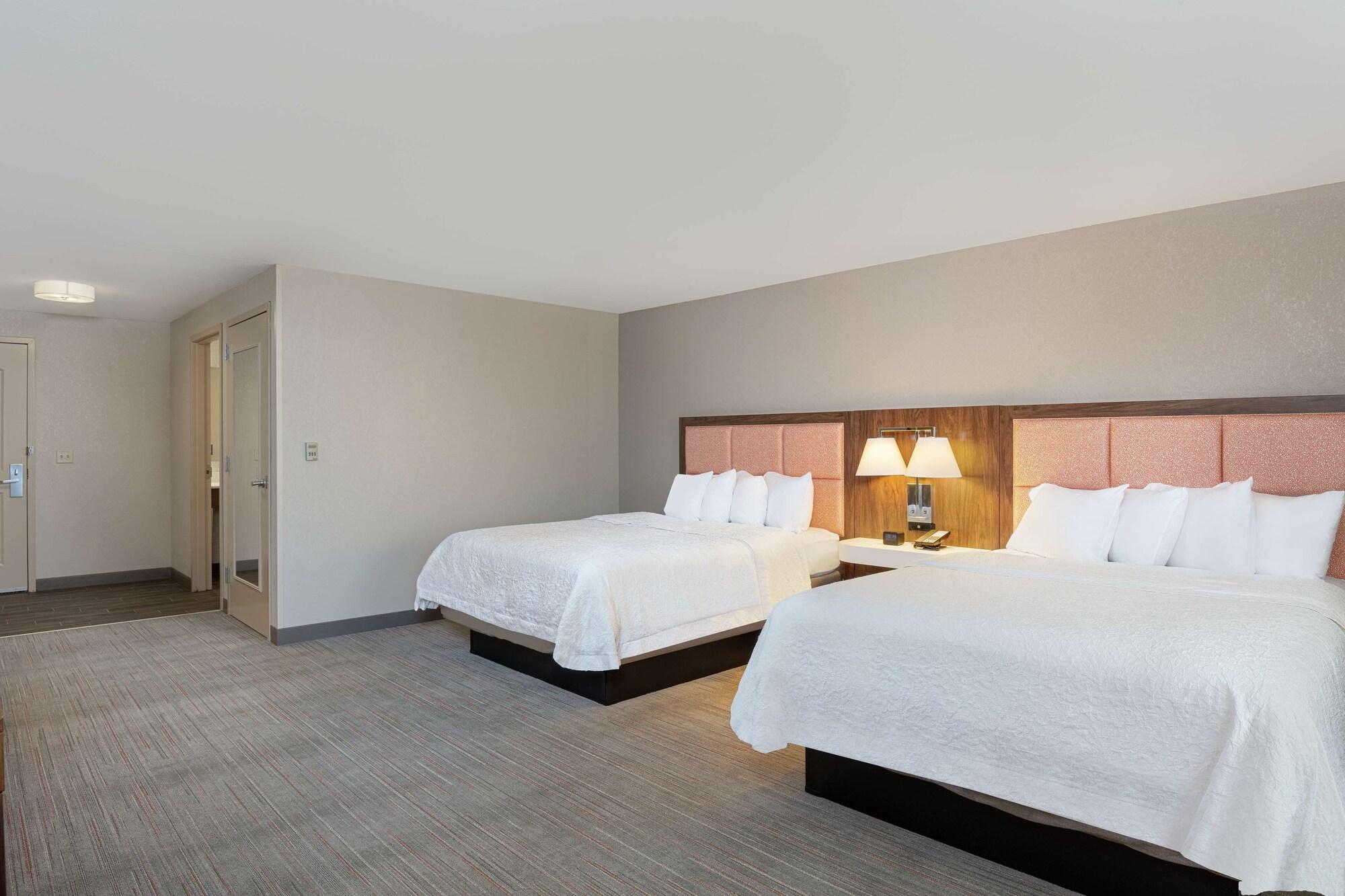 Newly Renovated Hampton Inn Omaha West Lakeside Esterno foto