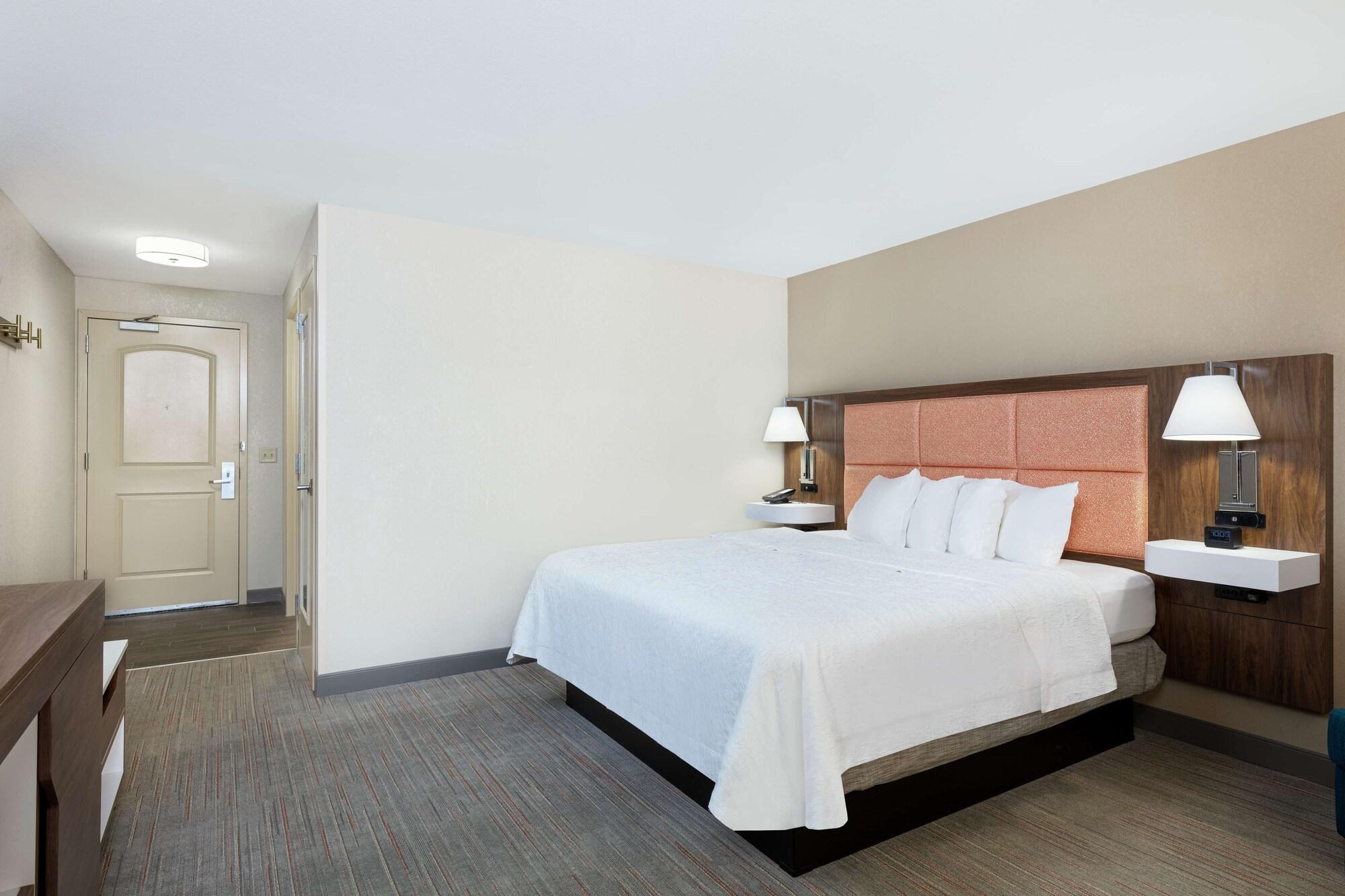 Newly Renovated Hampton Inn Omaha West Lakeside Esterno foto