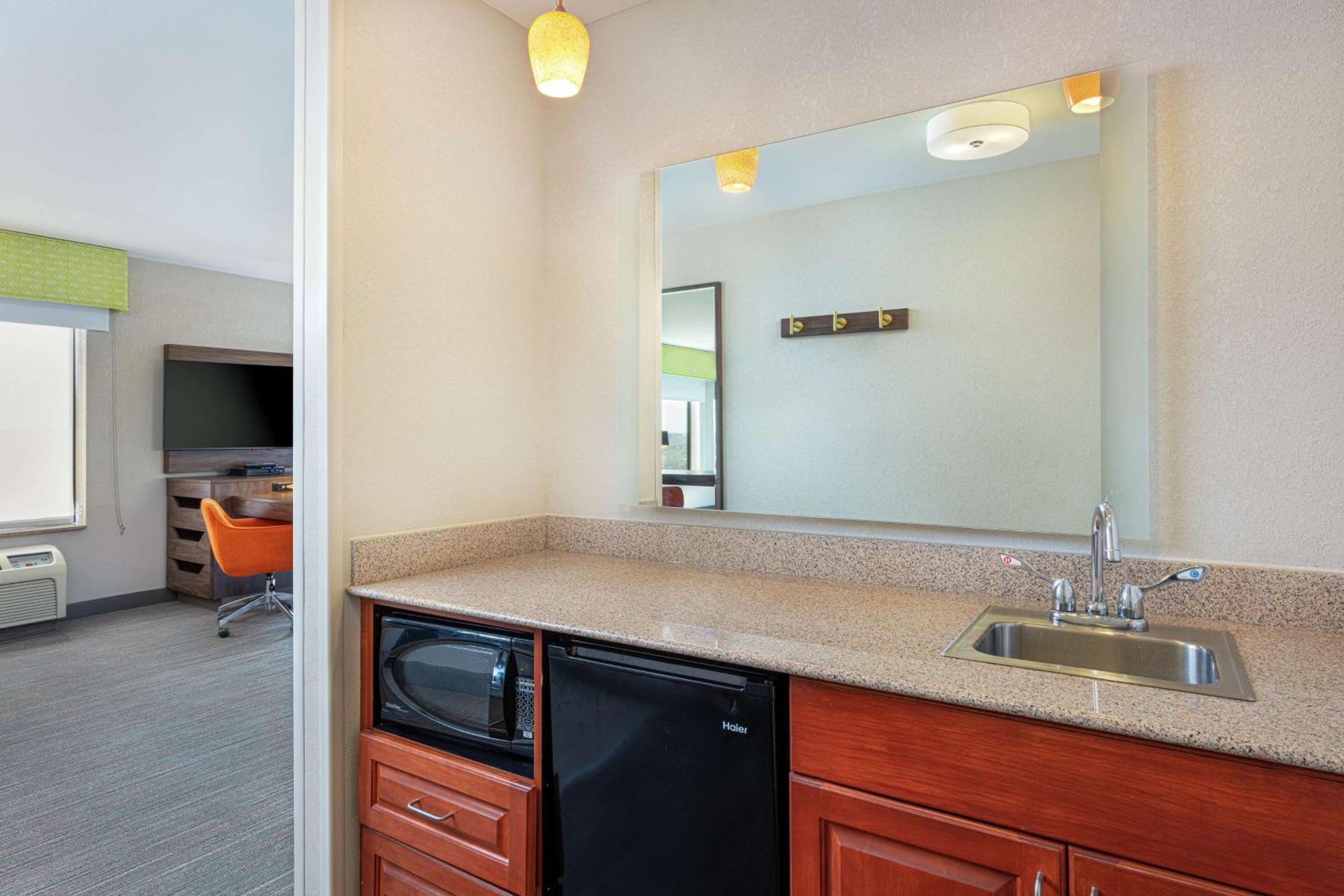 Newly Renovated Hampton Inn Omaha West Lakeside Esterno foto