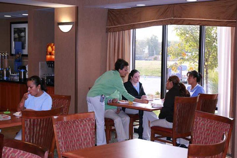 Newly Renovated Hampton Inn Omaha West Lakeside Ristorante foto